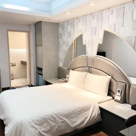Blue Sky Hotel Tainan Zewnętrze zdjęcie